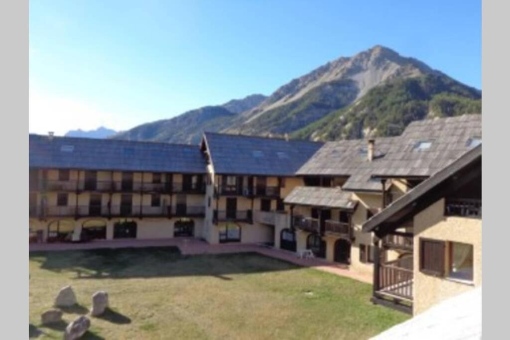 Loue studio de vacances rénové à Névache Exterior foto